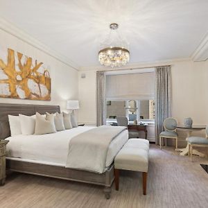Zimmer mit Kingsize-Bett